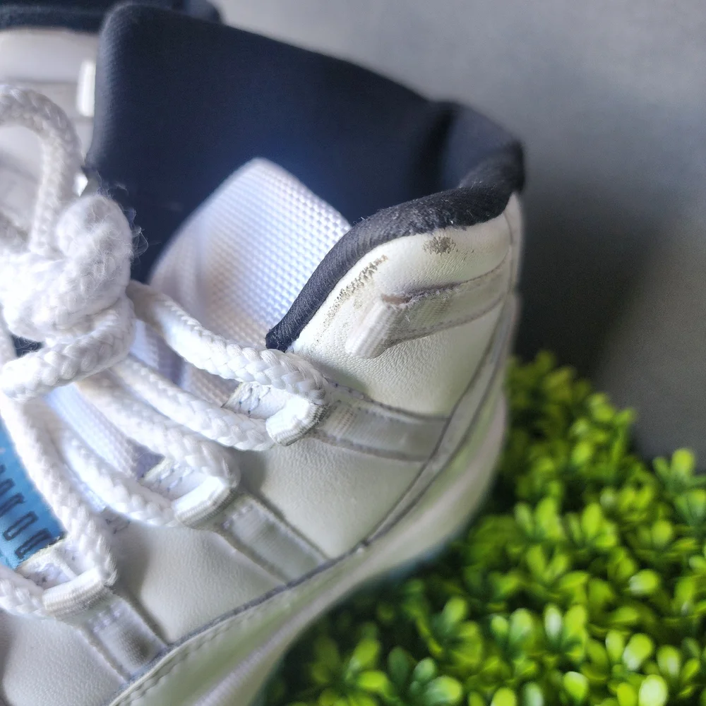 Jordan 11 Retro Legend Blue - Picture 11 of 15